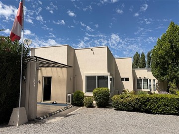Casa en venta en condominio las garzas, Colina - 5 dormitorios, 6 baños