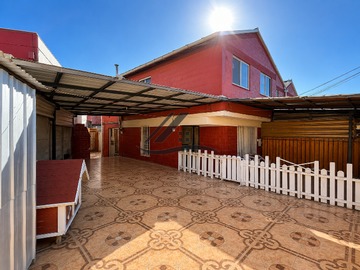 Casa en venta en Alcalde Rodolfo Galleguillos N°1345, Villa Alemana, Villa Alemana - 4 dormitorios, 2 baños