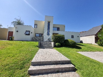 Casa en venta en Casa Mediterránea en Venta- Piedra Roja Chicureo Colina - 5 dormitorios, 5 baños