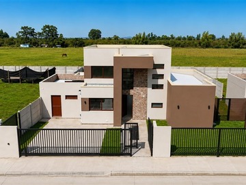 Casa en venta en avenida las rastras, Talca - 3 dormitorios, 4 baños