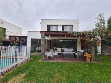 Casa en venta en El torreon, Colina - 3 dormitorios, 3 baños