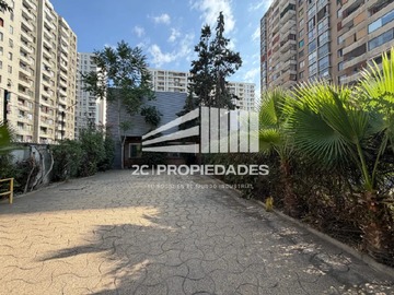 Bodega en arriendo mensual en Macul, Macul - 4 baños