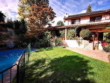 Casa en venta en Amplia y luminosa casa en venta//las condes (74604), Las Condes - 5 dormitorios, 5 baños