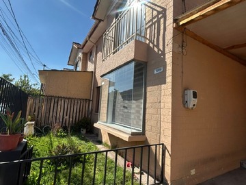 Casa en venta en Portales de santa ana, Maipú - 4 dormitorios, 3 baños