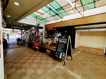 Local Comercial en arriendo mensual en alameda 1621, Santiago - 2 baños