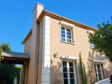 Casa en venta en San pascual- del inca, Las Condes - 5 dormitorios, 4 baños