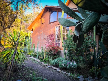 Casa en venta en Hermosa Casa en Comunidad Ecológica de Peñalolén - 4 dormitorios, 3 baños