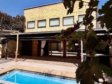 Casa en venta en Oportunidad Amplia Casa 3D3B Las Condes (156265), Las Condes - 3 dormitorios, 3 baños