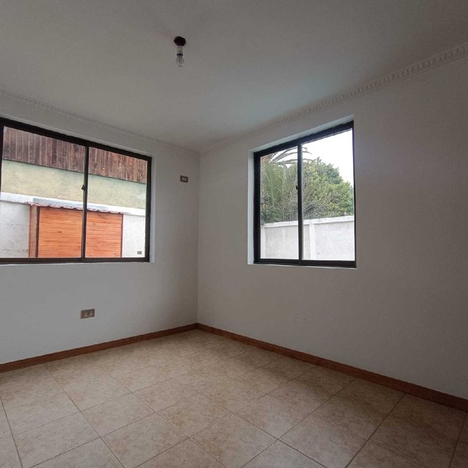 Casa en Arriendo en La Reina, Casa 5d+3b+3e+1b (109843)