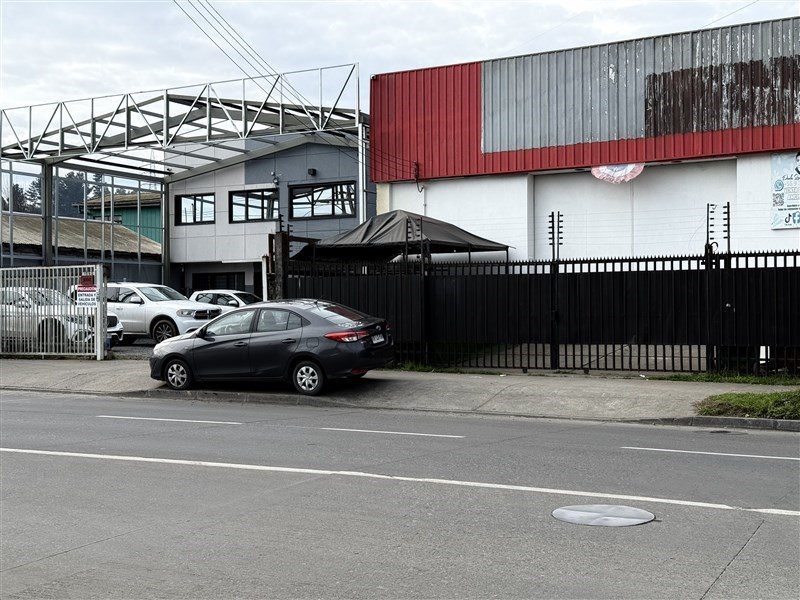 Bodega en Arriendo en Concepción, Bodega de 300 mt2 mas 5 oficinas en camilo henriquez- concepción