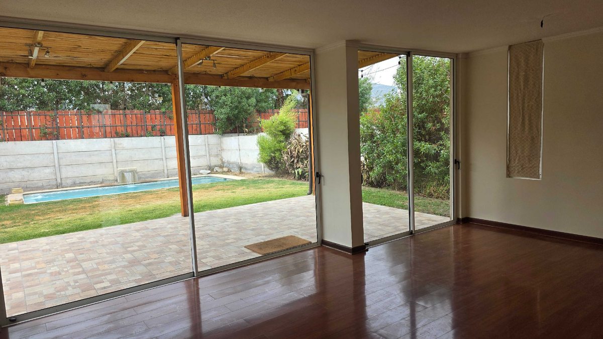 Casa en Arriendo en Colina, Chicureo / Barrio Santa Elena (157953)