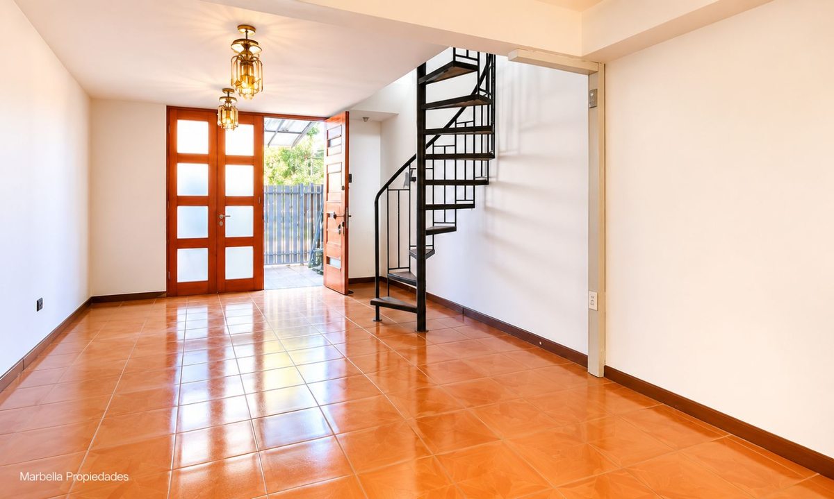 Casa en Arriendo en La Florida, Eros 577, La Florida, Región Metropolitana de Santiago 8240000, Chile