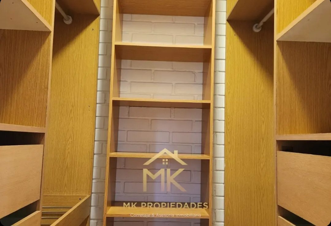 Walking closet