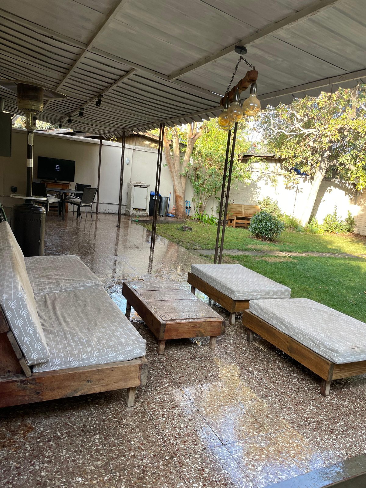 Casa Hermosa y Segura Varrio Consolidado
