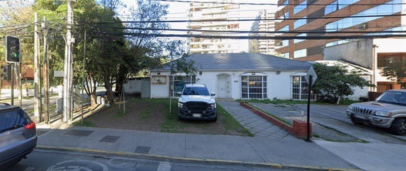 Casa en Arriendo en Las Condes, Asturias con escuela militar