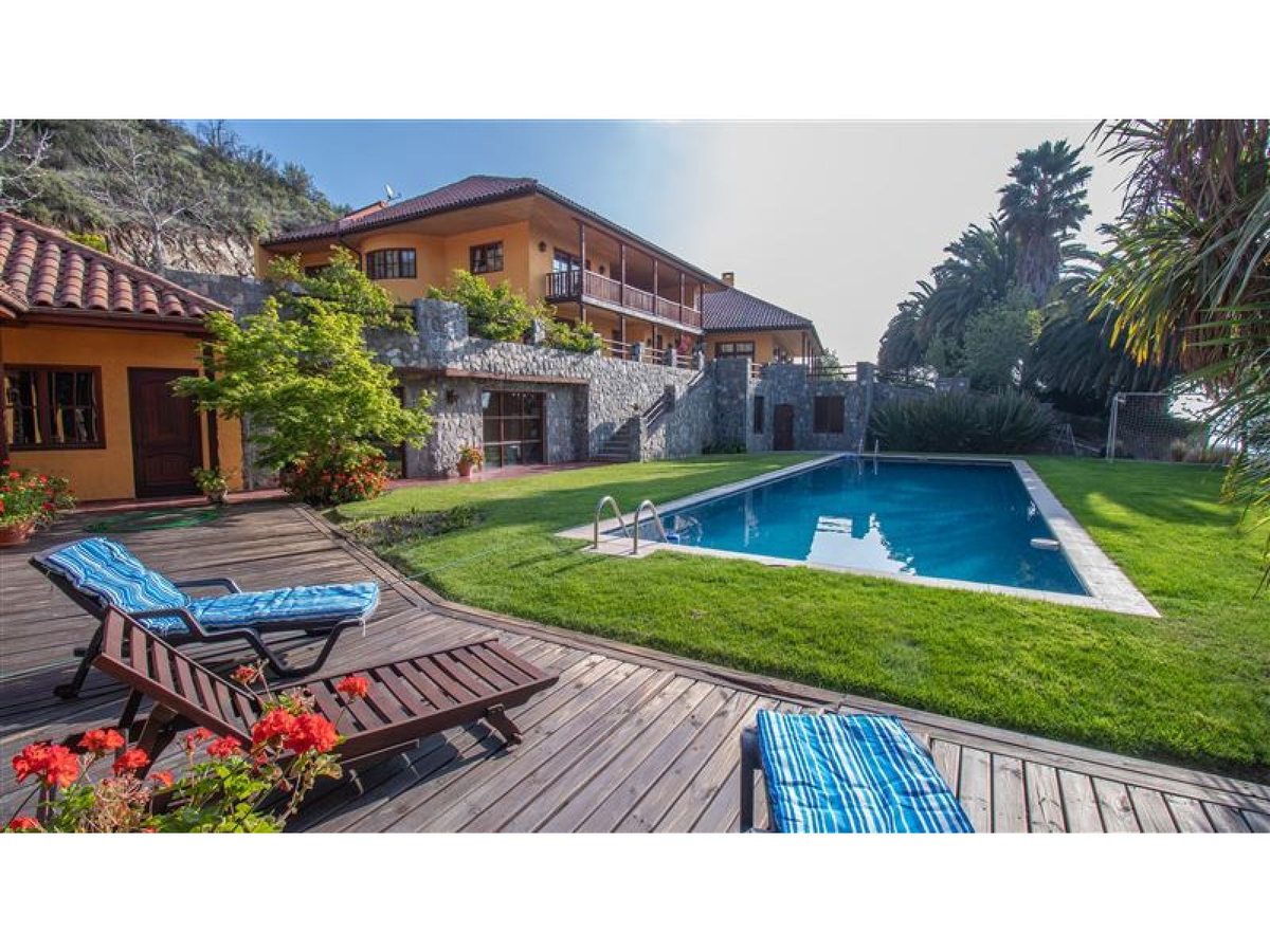 Casa en Arriendo en Lo Barnechea, La casa solo se arriendo con opción a compra en lo barnechea