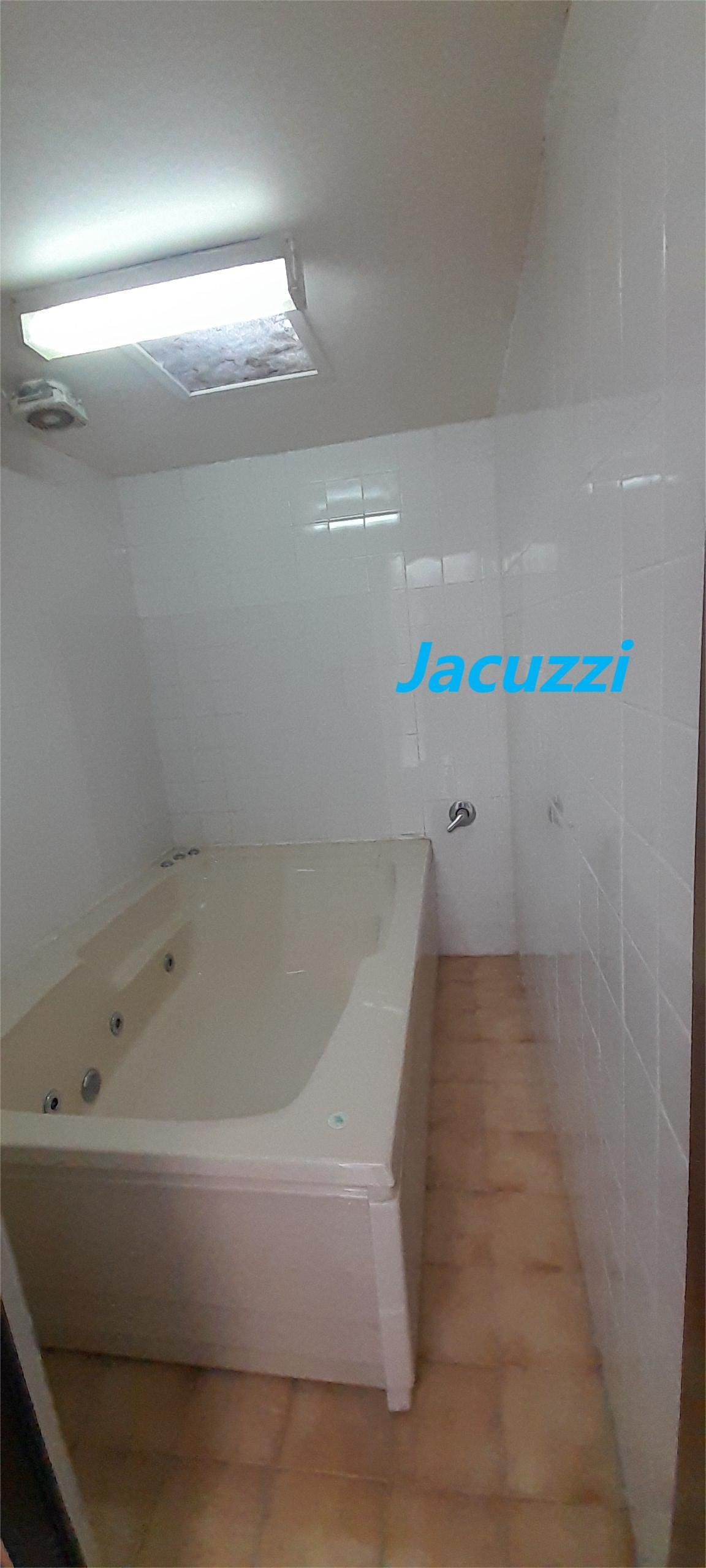 JACUZZI