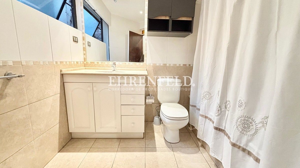 Baño principal en suite.