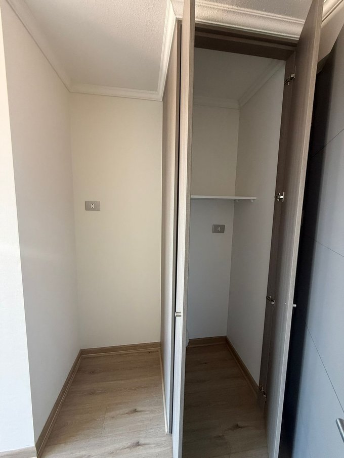 Espacio conexión refrigerador y lavadora