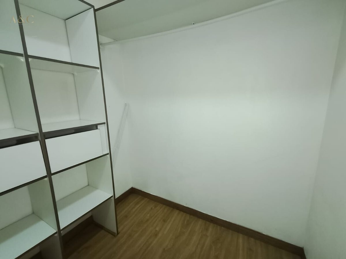 Walking Closet