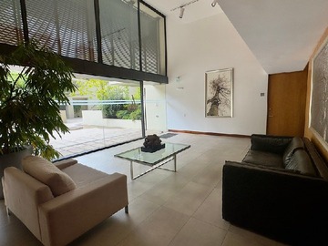 Salon acceso edificio