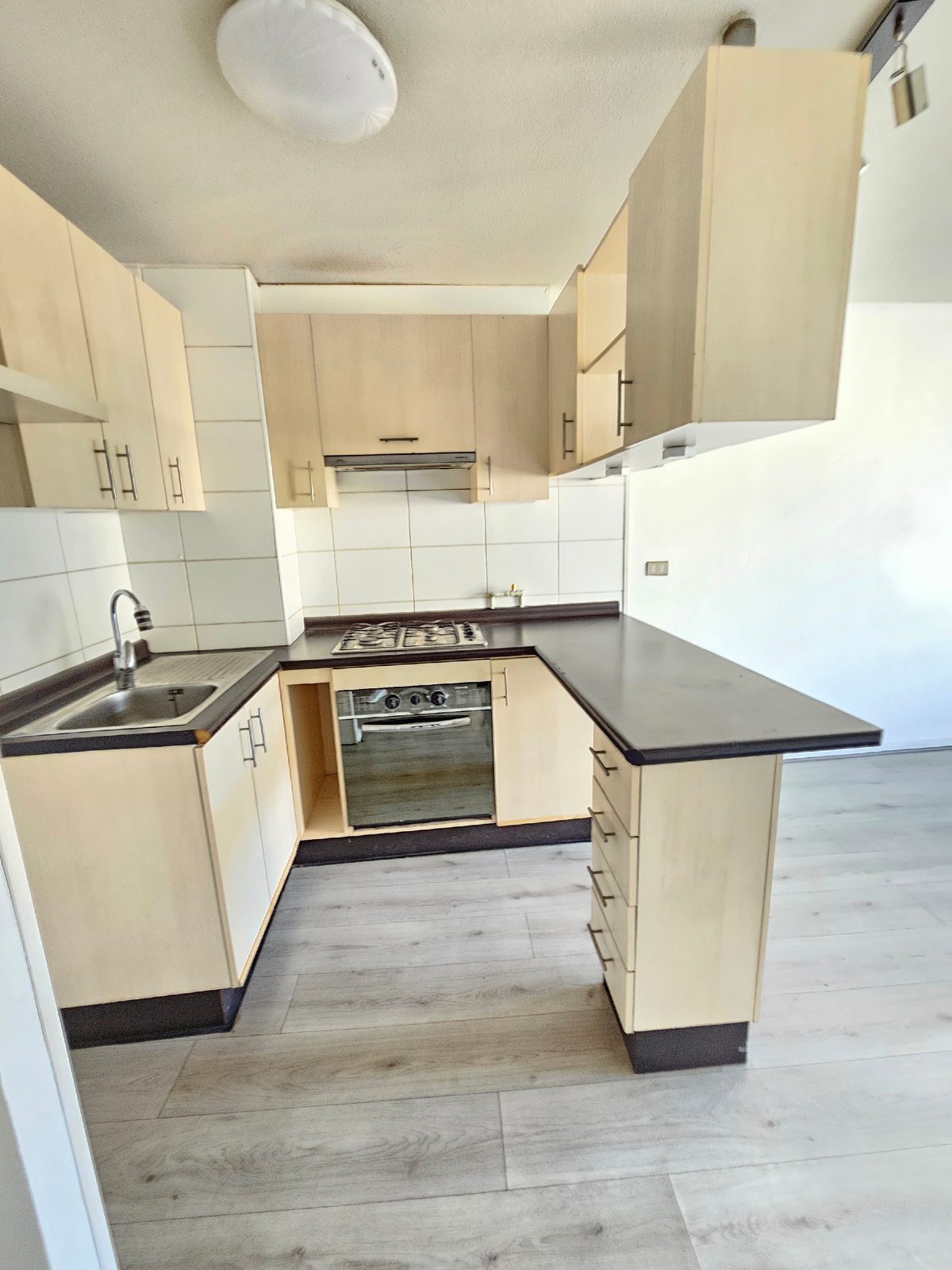 Cocina con horno y quemadores