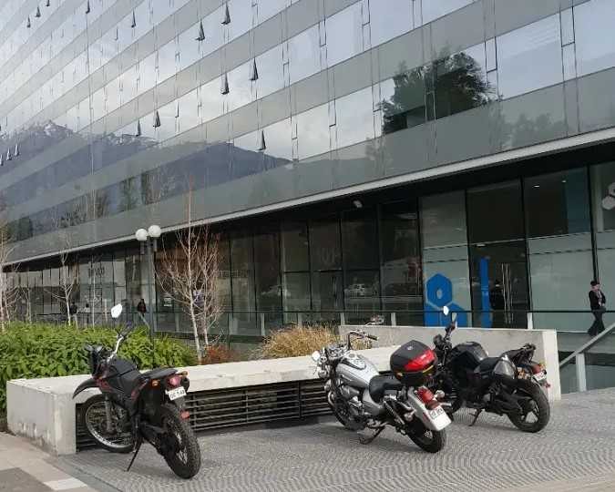 Oficina en Arriendo en Las Condes, Oficina Moderna con Excelente Conectividad (174050)