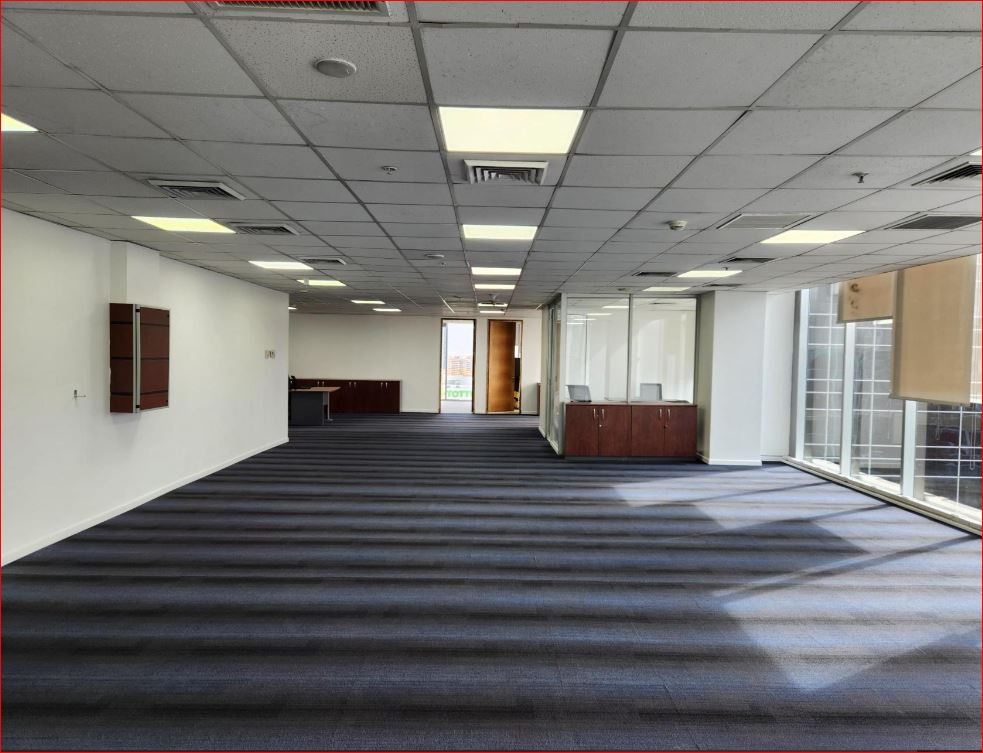 Arrienda Oficina 228 M2 UF 123 Nueva las Condes