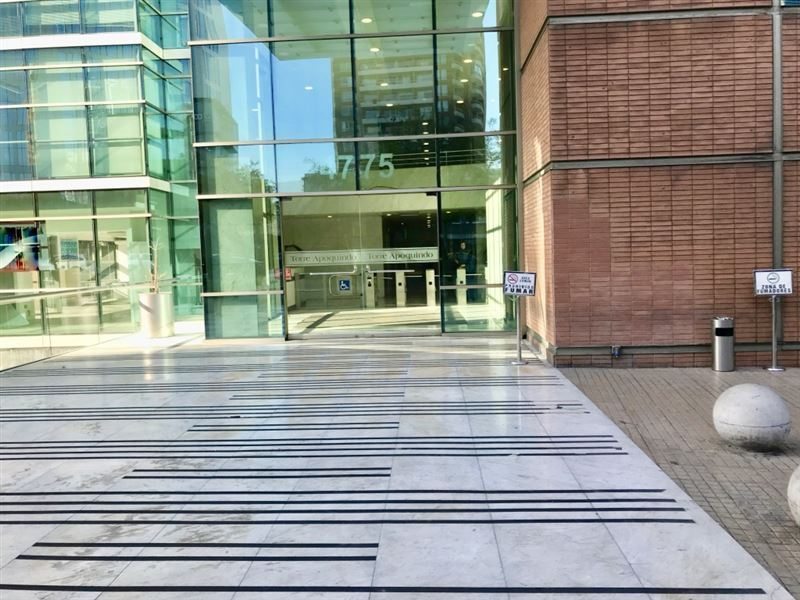 Oficina en Arriendo en Las Condes, Torre Apoquindo / Metro Escuela Militar