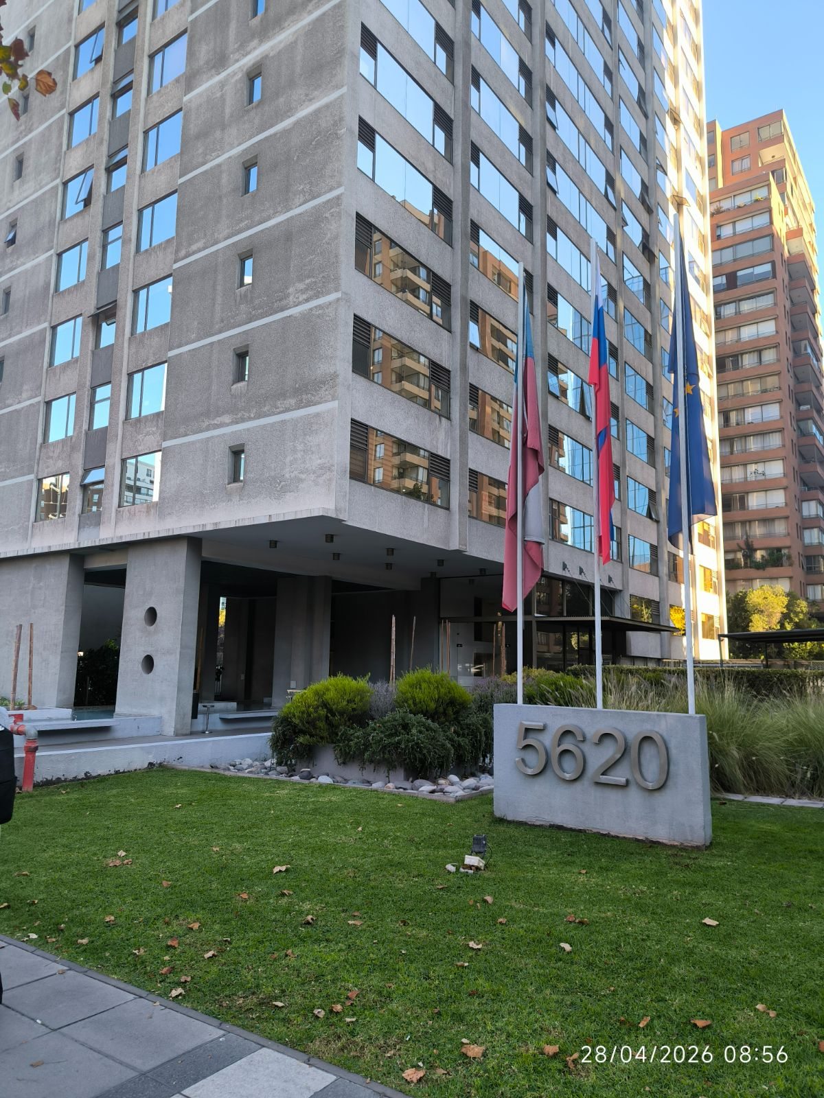 Oficina en Arriendo en Las Condes, Los Militares 5550, Las Condes, Santiago Metropolitan Region 7550000, Chile