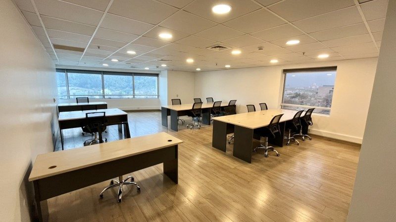Oficina en Arriendo en Las Condes, Oficina amoblada 180 m2 world trade center 3 estacionamiento