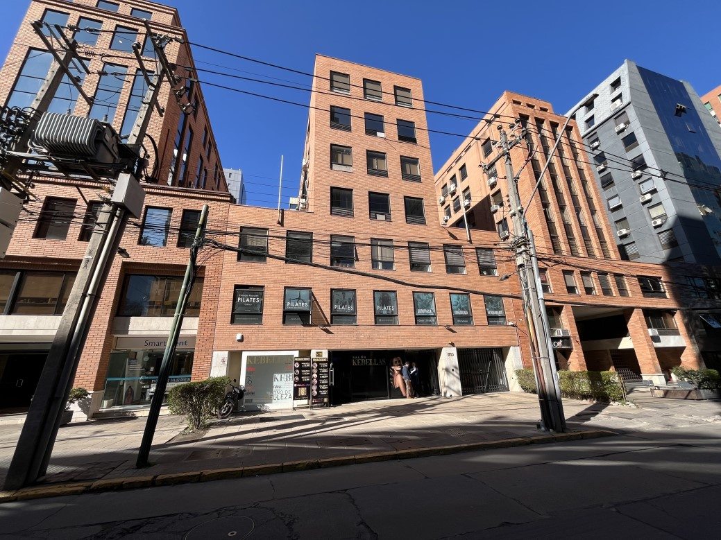 Oficina en Arriendo en Providencia, A pasos metro pedro de valdivia