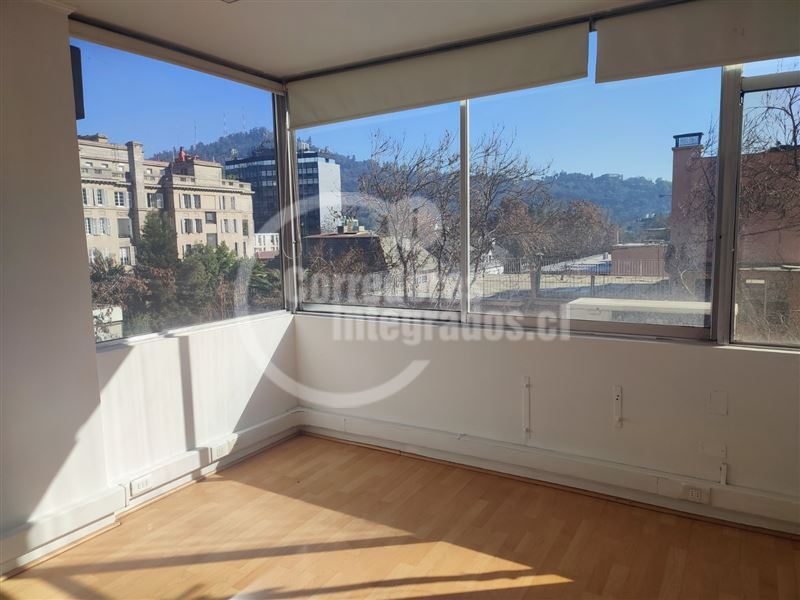 Oficina en Arriendo en Providencia, Oficina en Arriendo Drugstore/ Metro Los Leones / las Urbinas