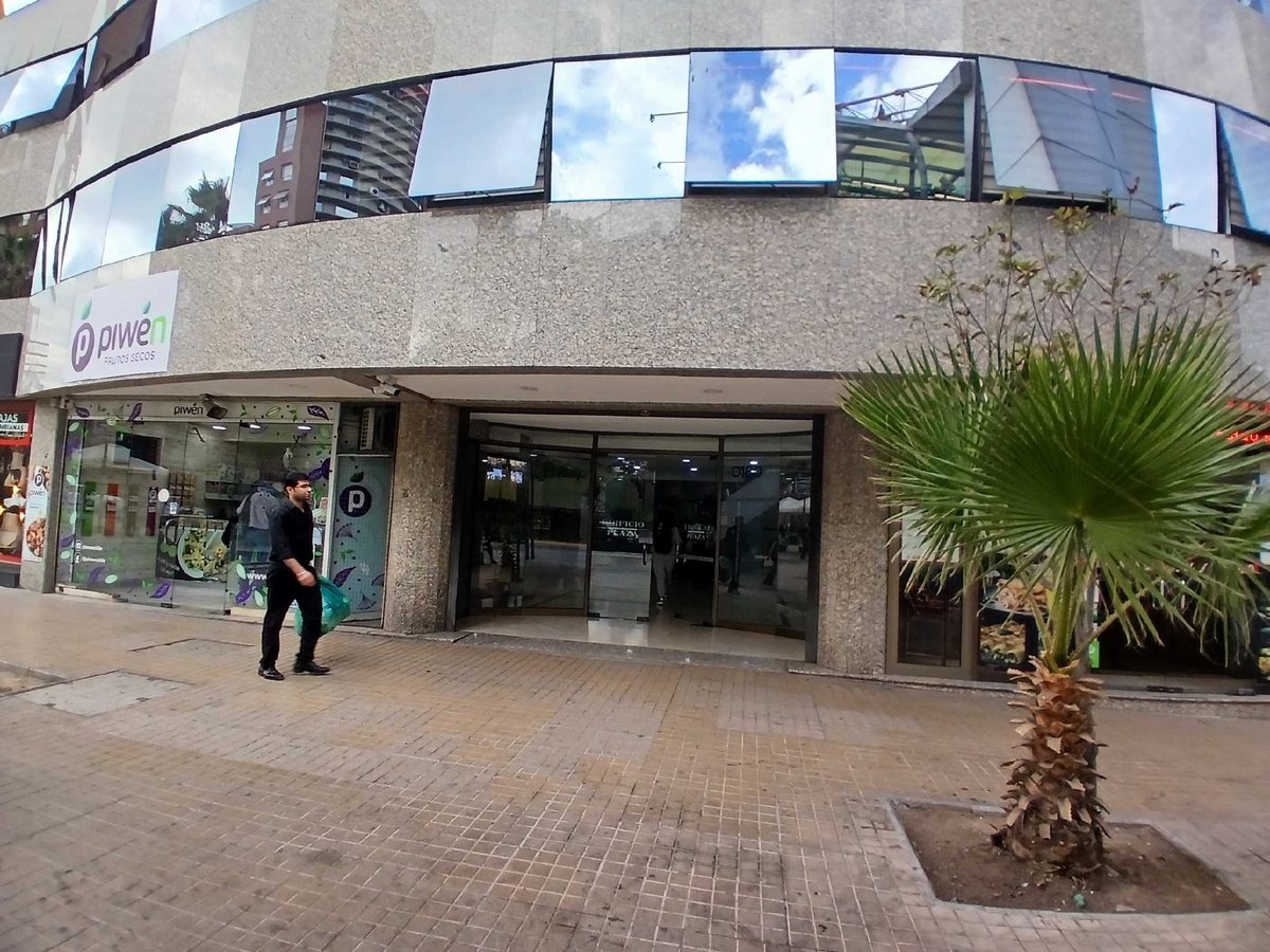 Oficina en Arriendo en Providencia, Oficina frente Costanera Center con estacionamie (172758)