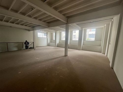 Oficina en Arriendo en Recoleta, Oficina en arriendo en bellavista con patronato