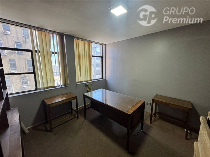 Oficina en Arriendo en Santiago, Monseñor sotero del rio 309, santiago centro excelente oficina con 3 despachos