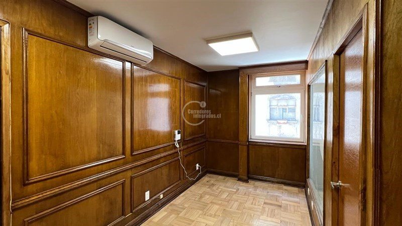 Oficina en Arriendo en Santiago, Huerfanos-bandera