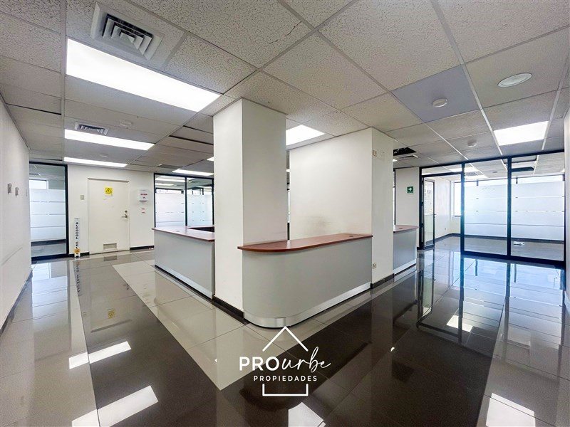 Oficina en Arriendo en Santiago, Alameda a la altura de torre Entel entre San Martin y Tucapel Jiménez