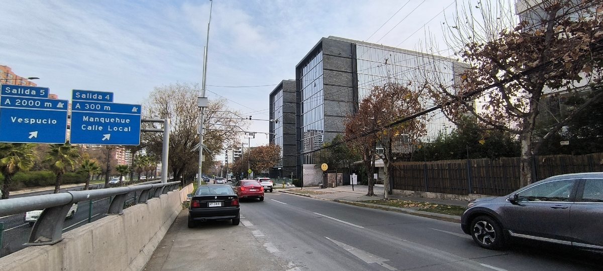 Oficina Excelente Ubicacion Av P Kennedy con G de Alderete