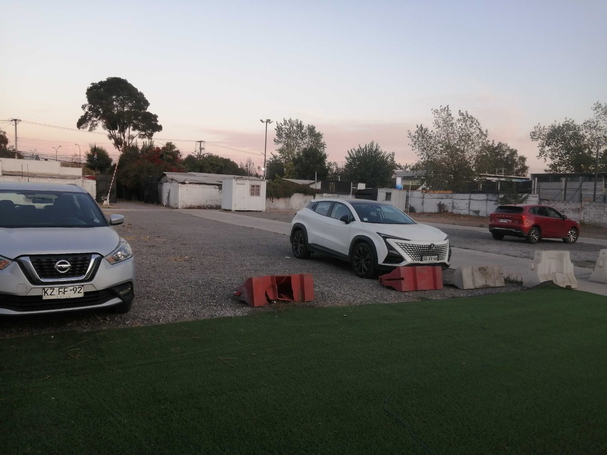 Terreno Industrial en Arriendo en Maipú, Terreno con 2 salidas, oficinas, baños (113720)