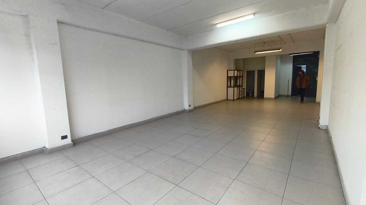 Bodega en Venta en Santiago, Espacio Ideal para Almacenamiento Seguro (178973)