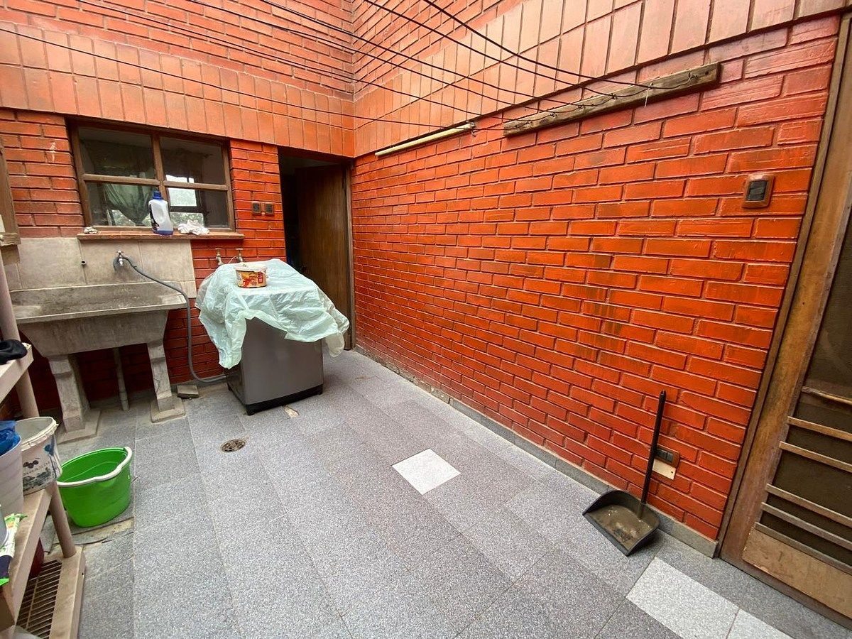 logia con cuarto de planchado y habitación de servicio