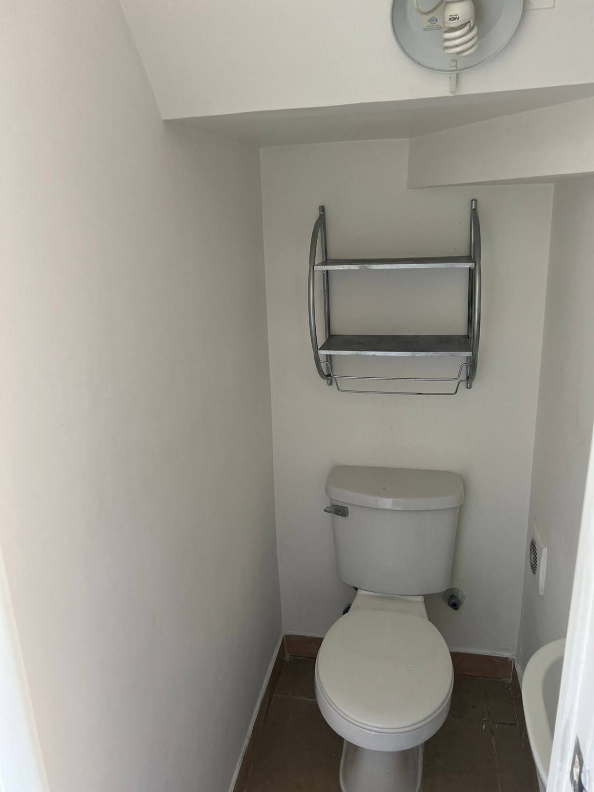BAÑO VISITA