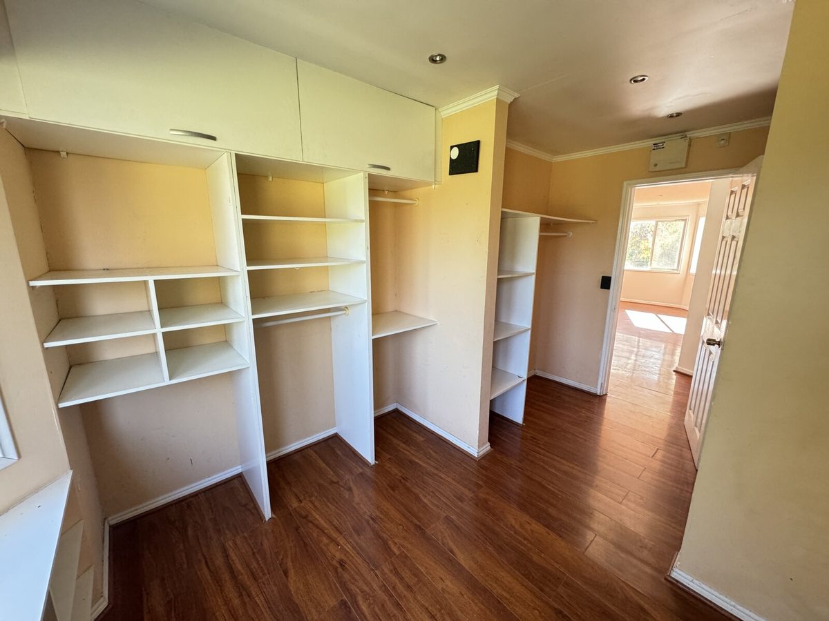 Walking Closet Suite