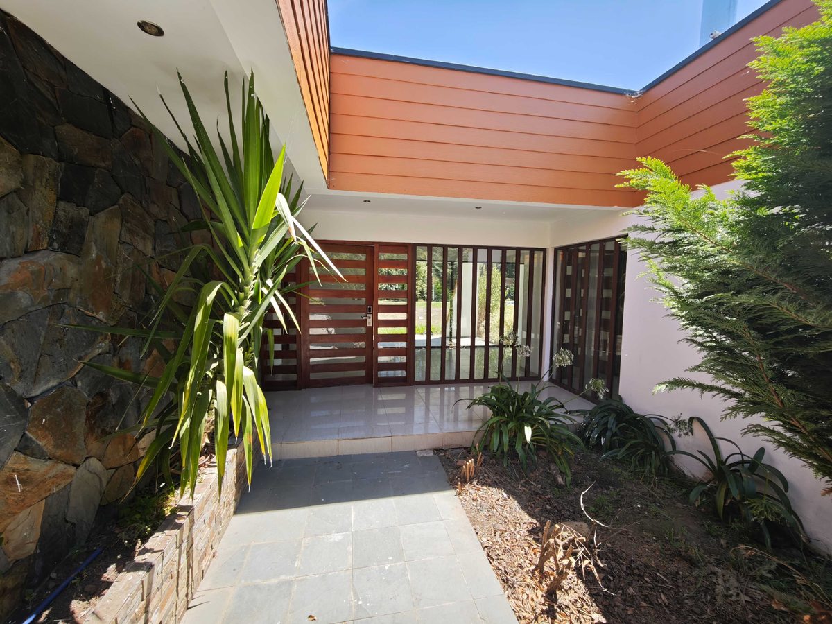 Casa en Venta en Chillán, Moderna Casa con Excelente Conectividad (156853)
