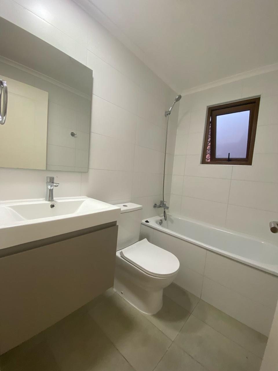 Baño segundo nivel 