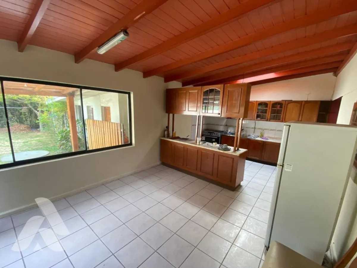 Casa en Venta en Chillán, Excelente Propiedad con patio y piscina (132403)