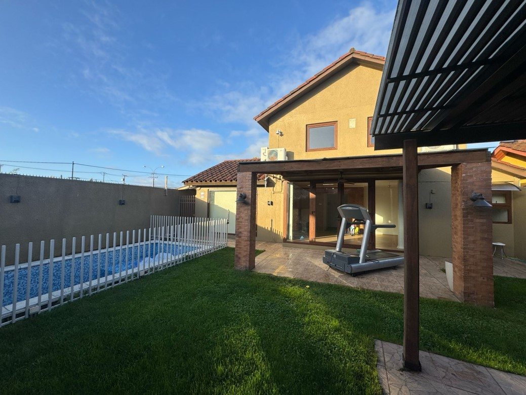 Casa en Venta en Chillán, Casa con piscina y quincho portal quilamapu chillan