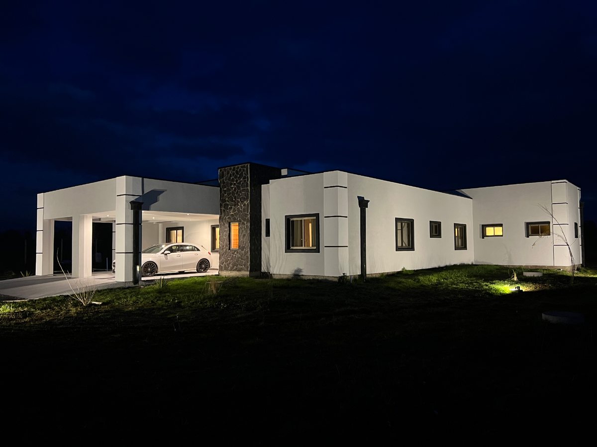 Casa en Venta en Chillán, Condominio Canto del Agua, Chillán