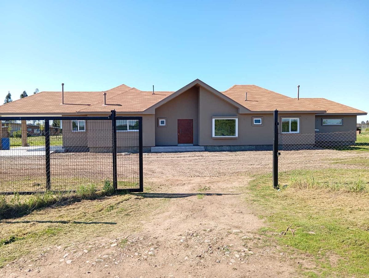 Casa en Venta en Chillán, Se vende amplia casa en parcela, camino a cato (177122)